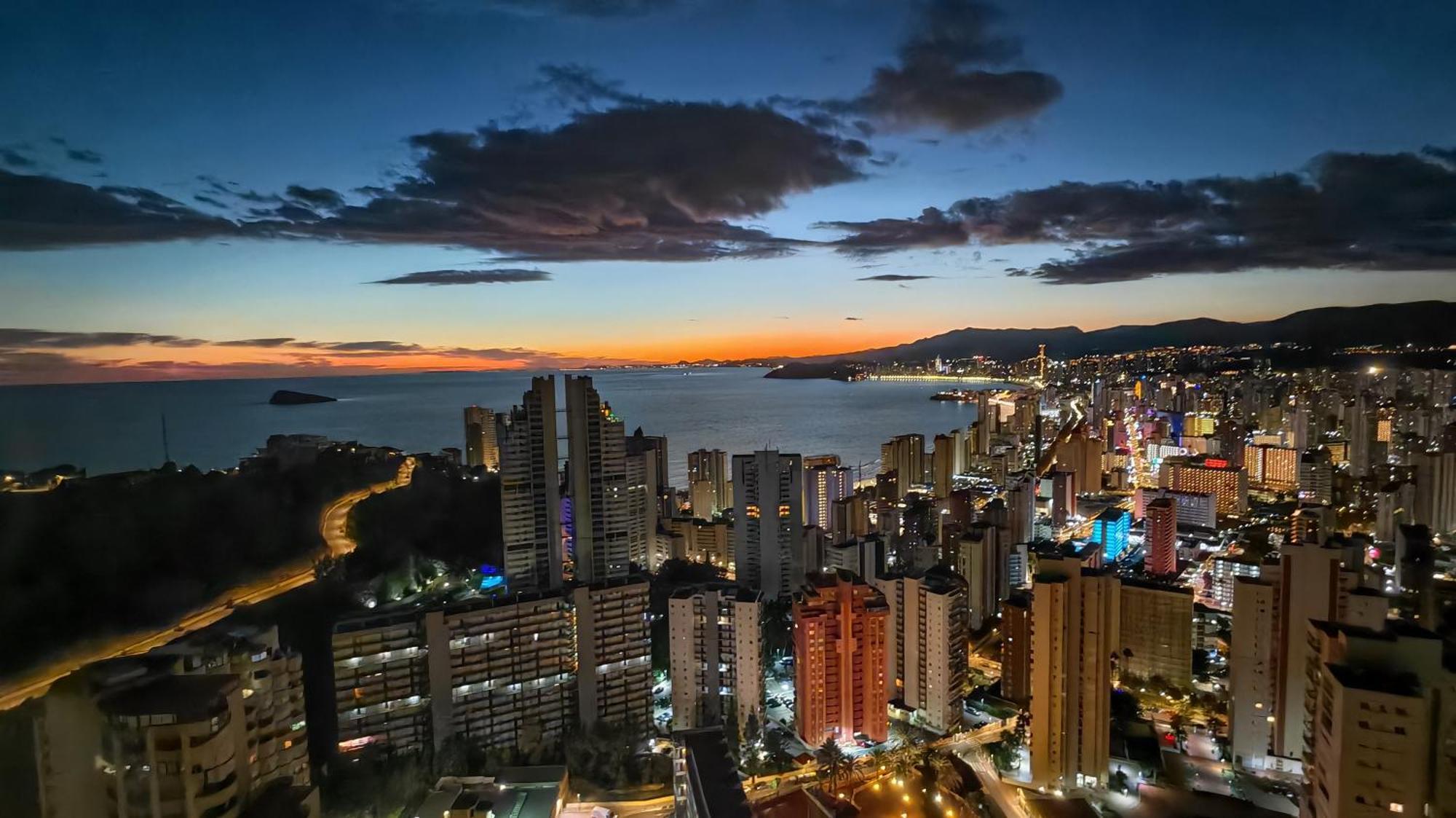 Skyline Floor 28 Sea Views Διαμέρισμα Μπένιντορμ Εξωτερικό φωτογραφία