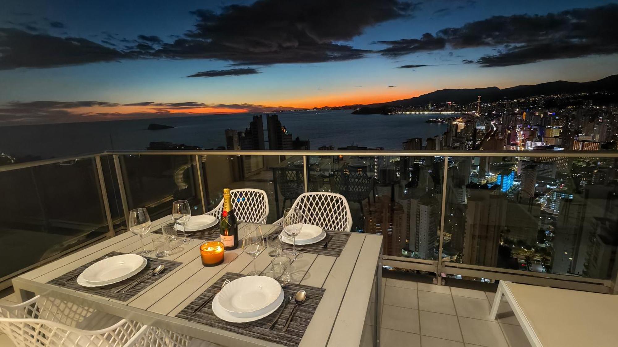 Skyline Floor 28 Sea Views Διαμέρισμα Μπένιντορμ Εξωτερικό φωτογραφία